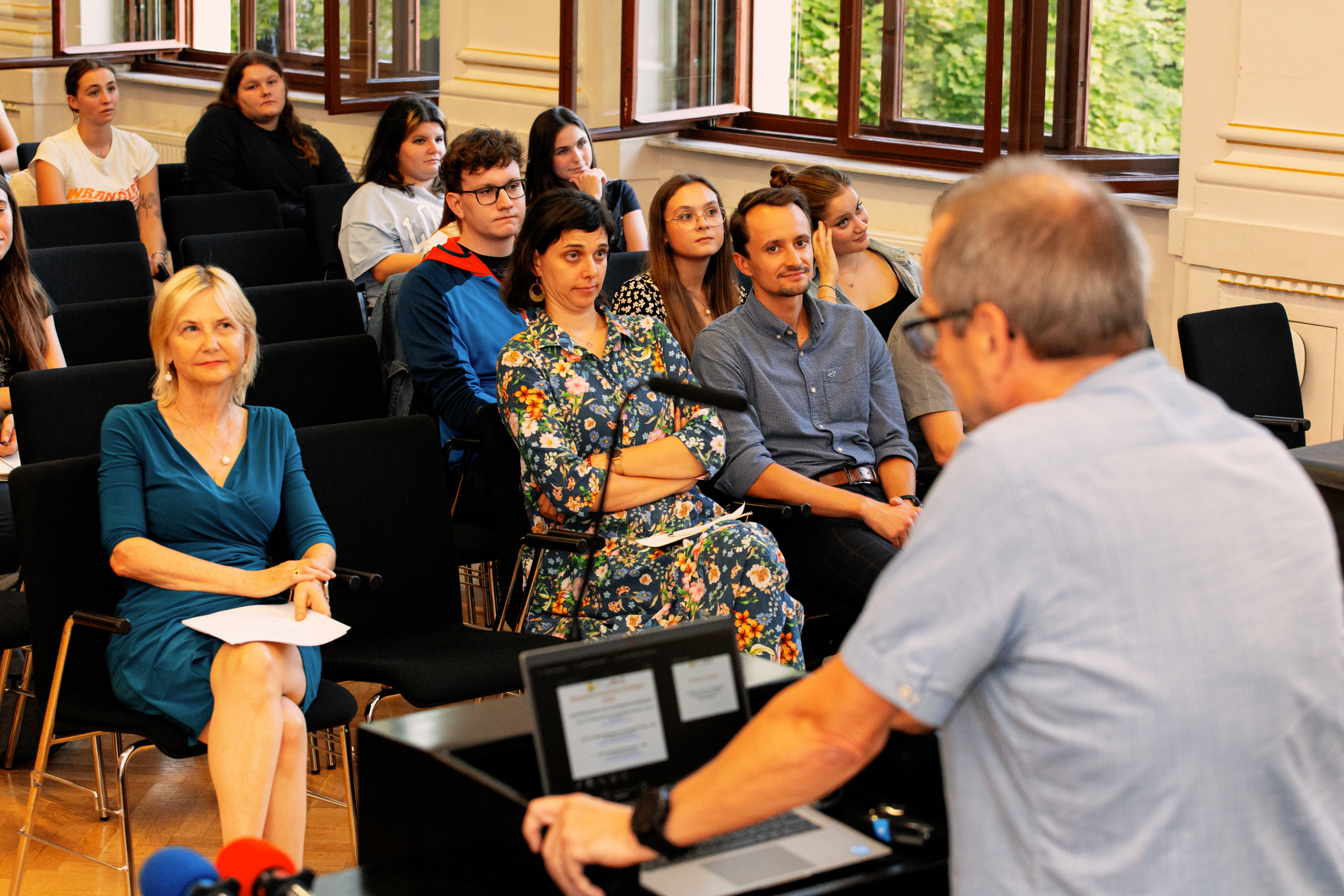 Studierende SekAB in der Aula