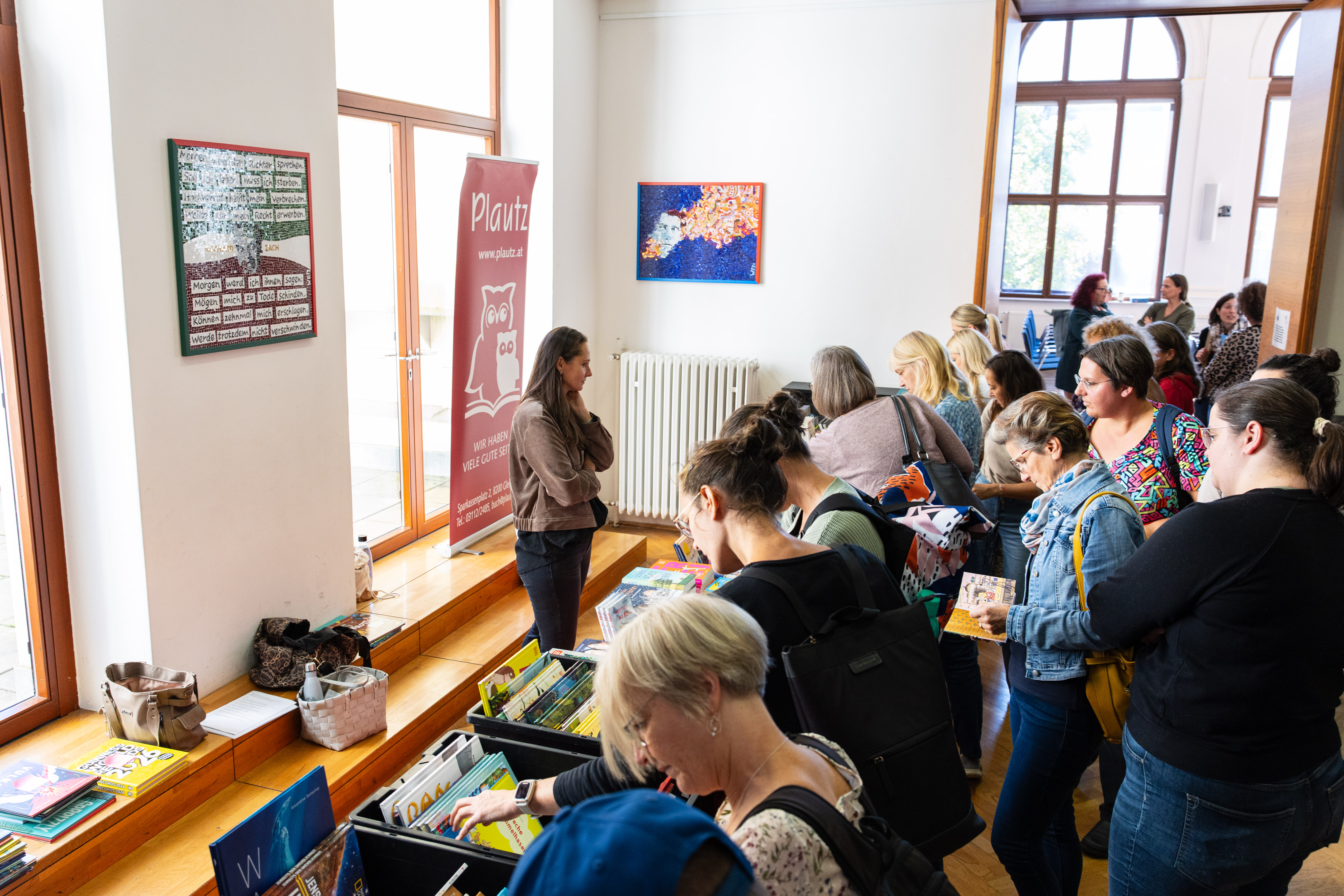 Buchstand der Bibliothek
