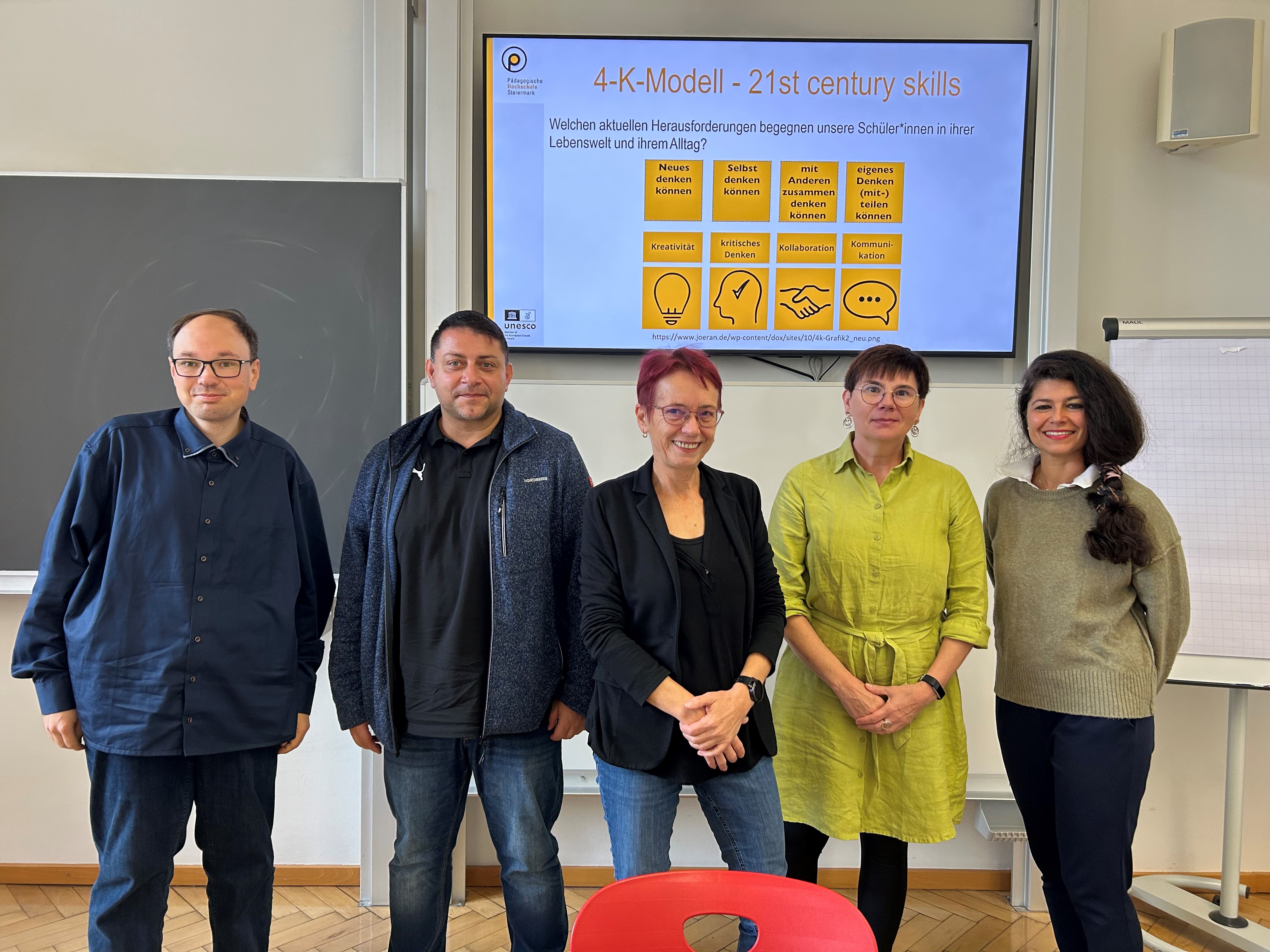 Gruppenfoto mit Monika Gigerl