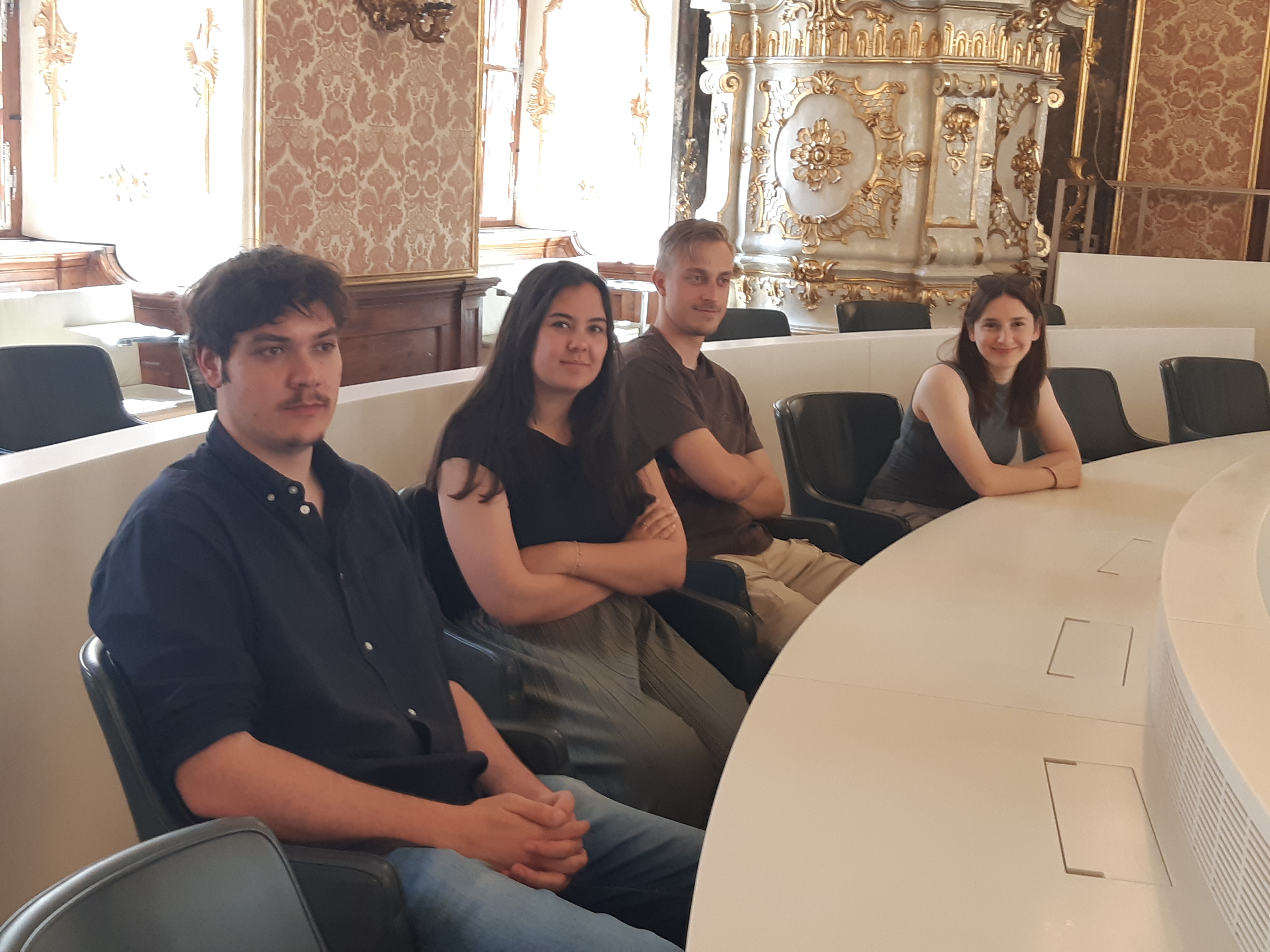 Studierende in der Landstube