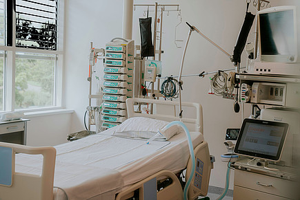 Krankenhaus und Monitore