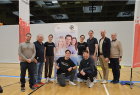 Gruppenfoto Studierende und Vertreter aus der Politik