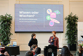 Vortragende in der Aula