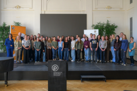 Gruppenfoto der Absolvent*innen