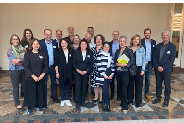 Susanne Linhofer mit österreichischen Delegation