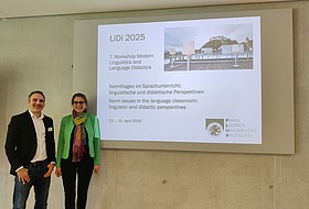 v.l.n.r.: Martin Ertl, Konstanze Edtstadler halten Vortrag