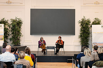 Bild von den Vortragenden während Präsentation