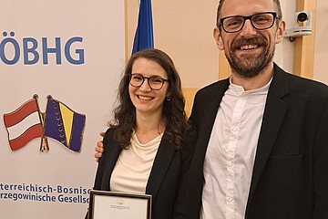 Edvina Bešić mit Urkunde