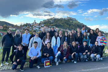 Gruppenfoto in der Natur 