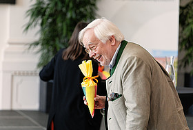 Wilfried Griebel mit Schultüte 