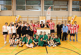 Gruppenfoto aller Teams