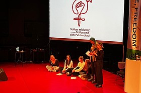 Frauen auf der Bühne
