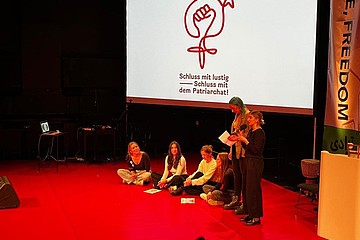 Frauen auf der Bühne