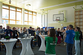 Gruppenübung im Turnsaal